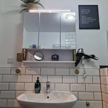 Apartment Feel - Super Zentrale 2raumwohnung Hbf-naehe *